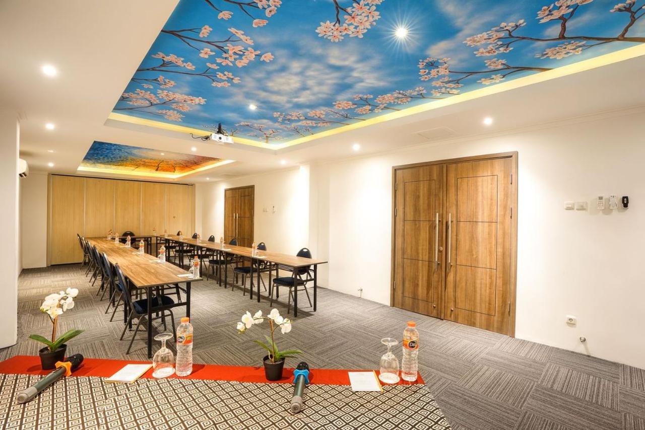 Kaloka Airport Hotel Sumbawa Besar Extérieur photo