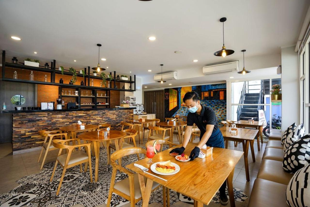 Kaloka Airport Hotel Sumbawa Besar Extérieur photo