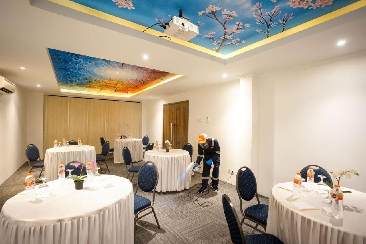 Kaloka Airport Hotel Sumbawa Besar Extérieur photo