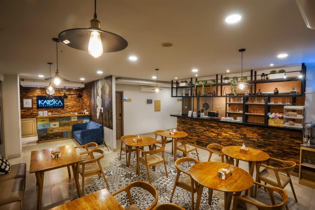 Kaloka Airport Hotel Sumbawa Besar Extérieur photo