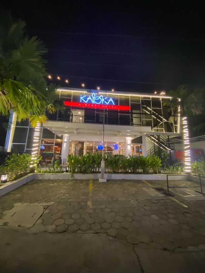 Kaloka Airport Hotel Sumbawa Besar Extérieur photo