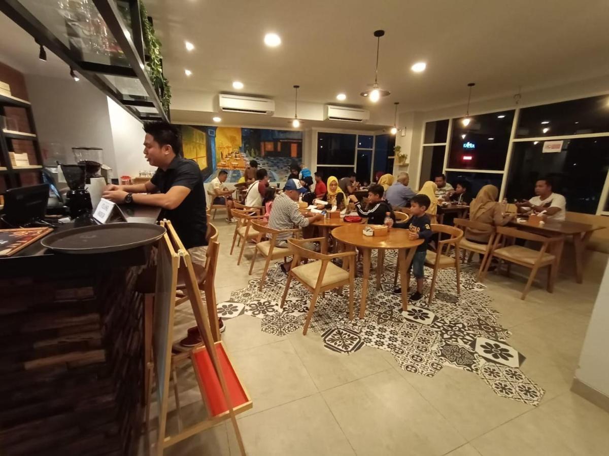 Kaloka Airport Hotel Sumbawa Besar Extérieur photo